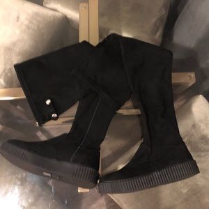 Over the knee sport boots